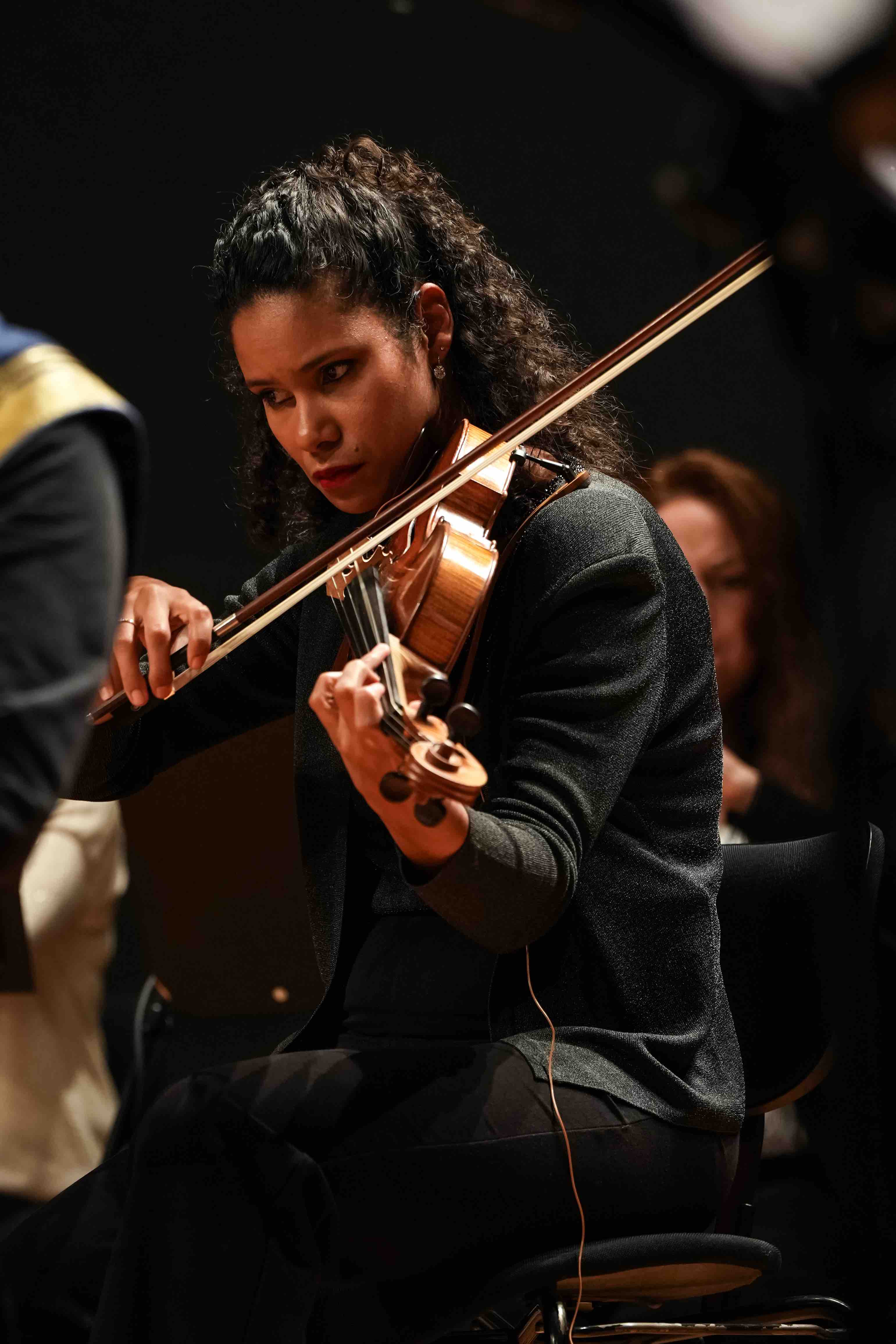 Geisa Santos, Viola, Portrait